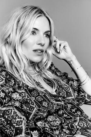 marksandspencer x Sienna Miller_Leto 2024_halenka 1399Kc.jpg